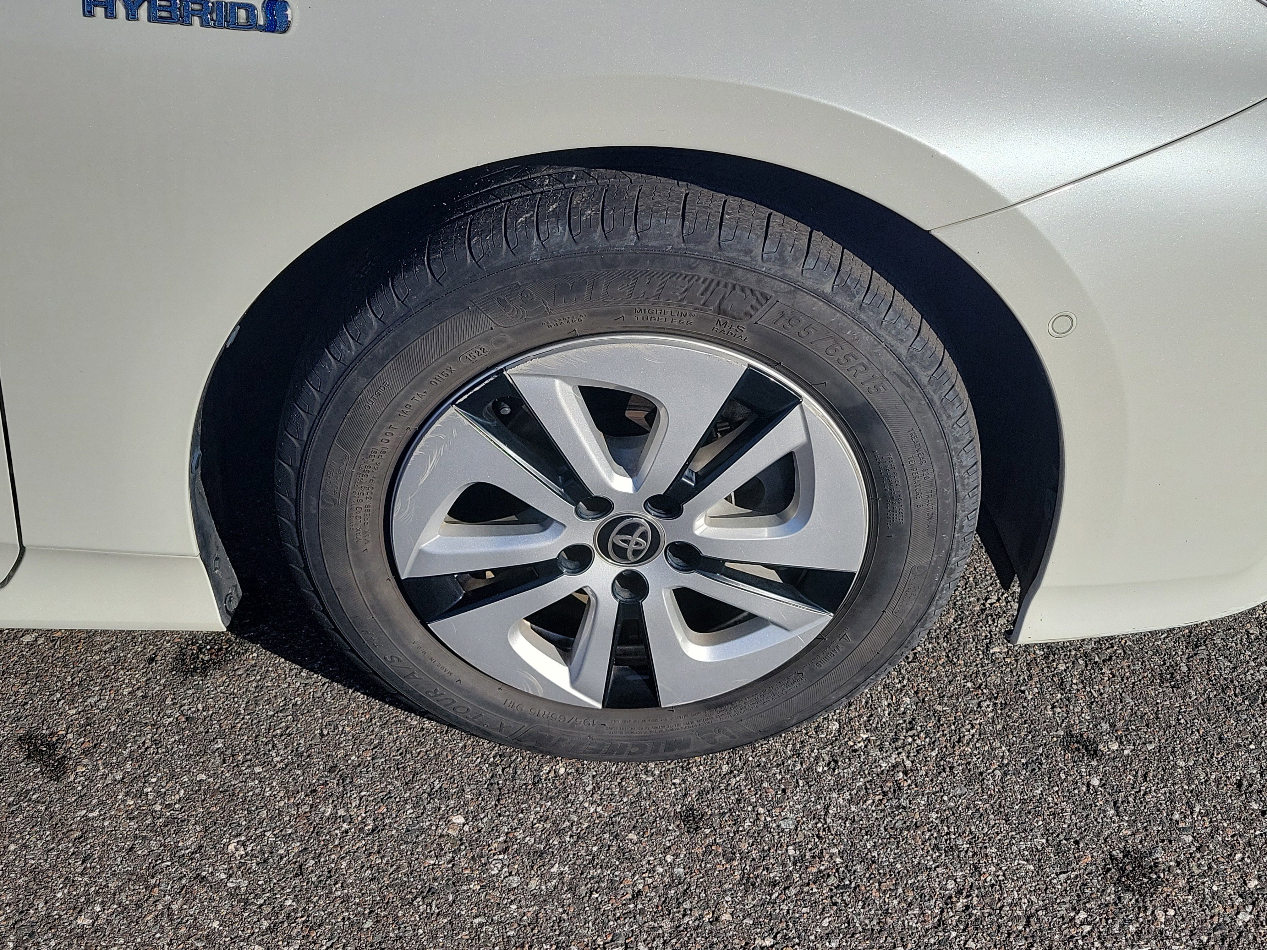 Used 2018 Toyota Prius Four image 40