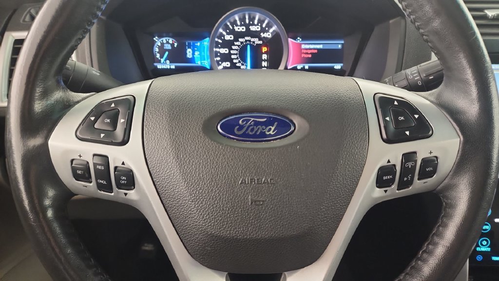 Used 2015 Ford Explorer Limited w/ Equipment Group 303A FWD image 12