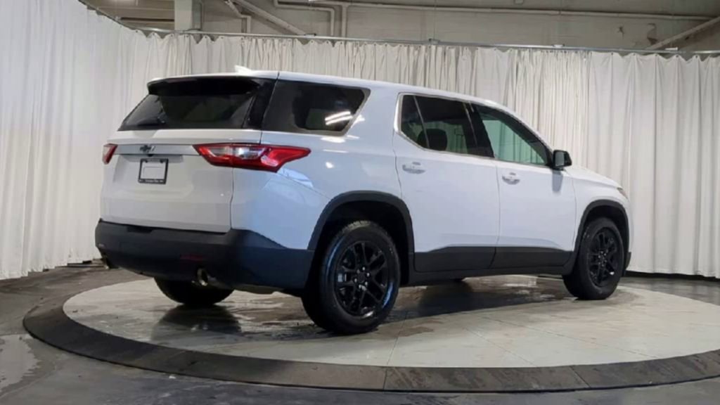 Used 2020 Chevrolet Traverse LS image 10