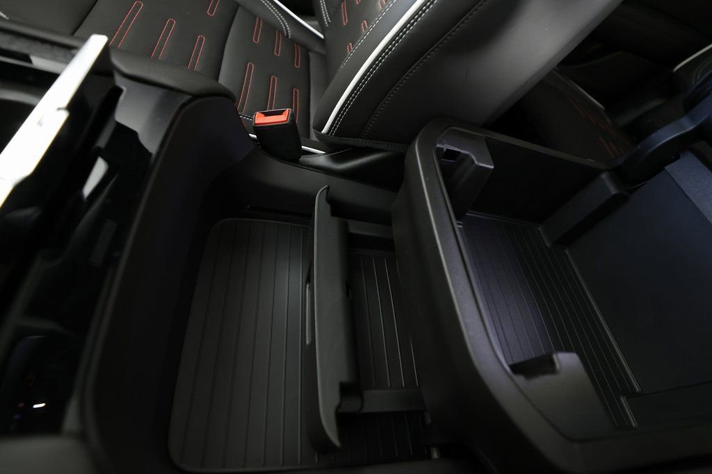 Used 2025 GMC Yukon AT4 Ultimate w/ LPO, Illumination Package image 45