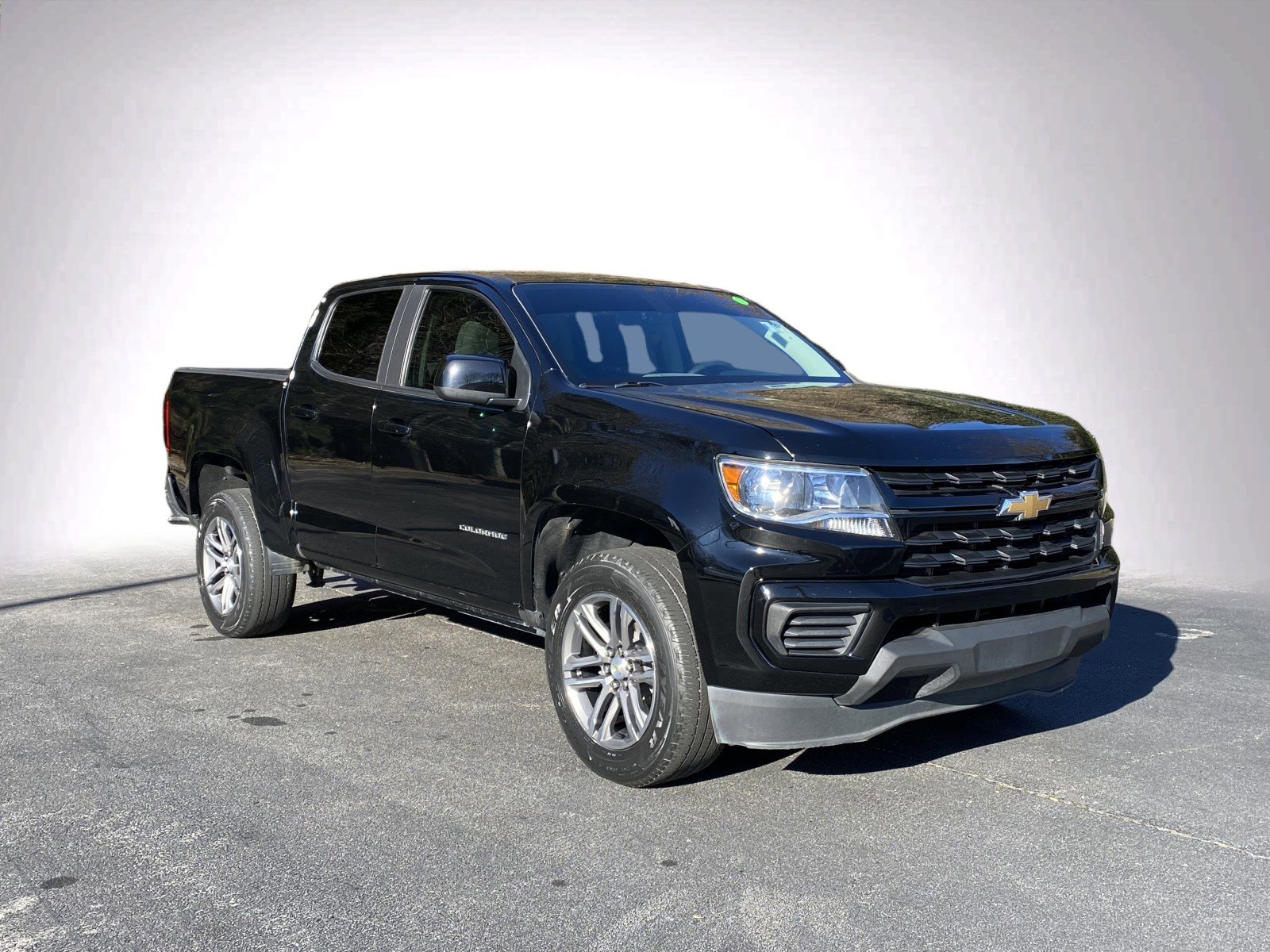 Used 2022 Chevrolet Colorado W/T w/ Custom Special Edition image 2