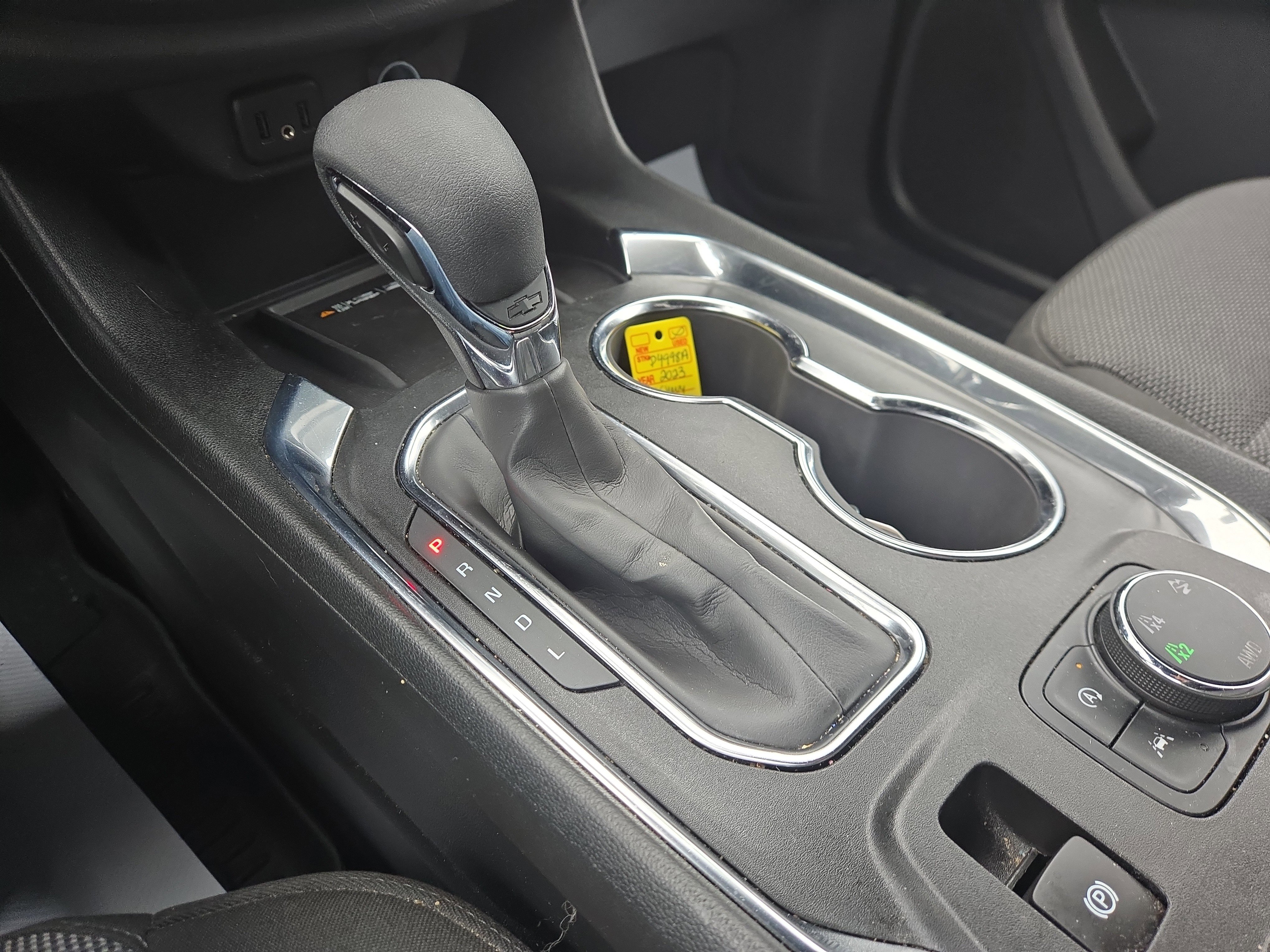 Used 2023 Chevrolet Traverse LT image 24