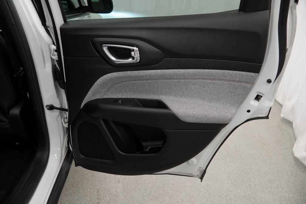 Certified 2024 Jeep Compass Latitude image 44