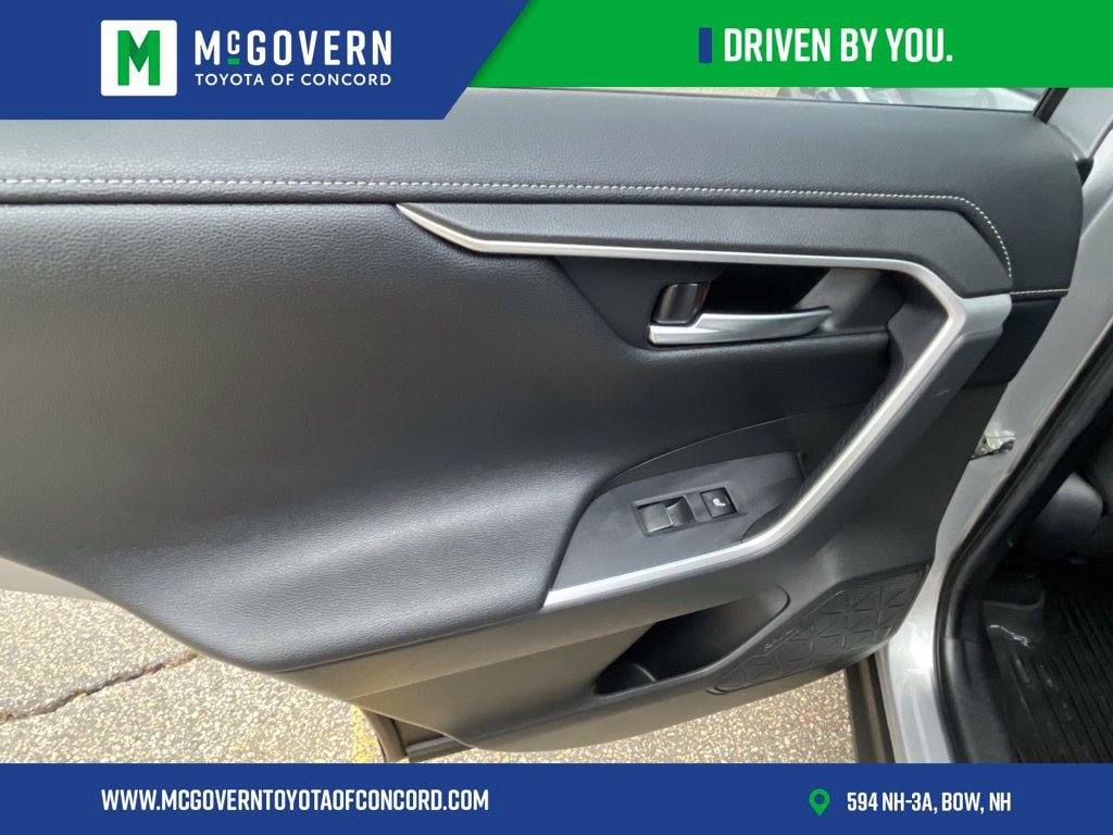 Used 2020 Toyota RAV4 Limited AWD/4WD image 29
