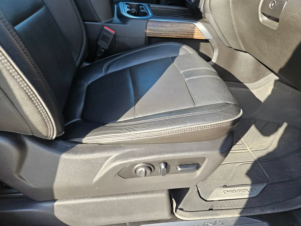Used 2019 Chevrolet Silverado 1500 High Country w/ Technology Package AWD/4WD image 36