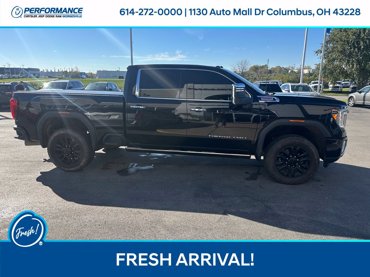 Used 2021 GMC Sierra 2500 Denali w/ Denali Black Diamond Edition AWD/4WD image 3