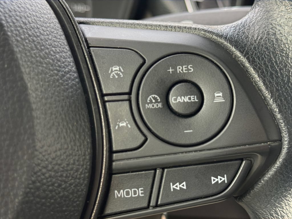 Used 2025 Toyota Corolla LE FWD image 19