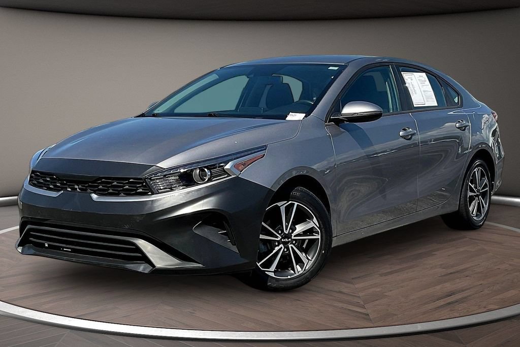 Used 2024 Kia Forte LXS w/ LXS Technology Package FWD image 3
