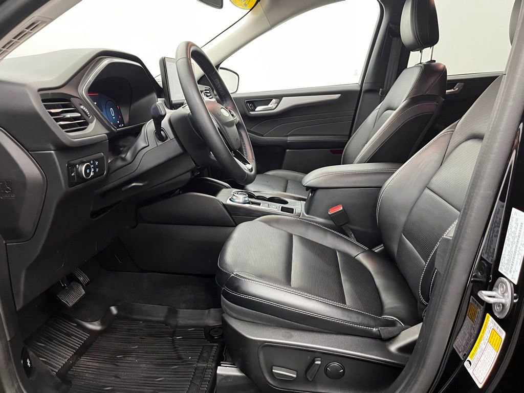 Used 2023 Ford Escape Platinum AWD/4WD image 19