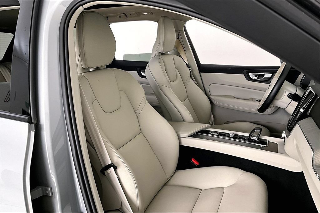 Used 2024 Volvo XC60 B5 Plus w/ Protection Package Premier AWD/4WD image 8