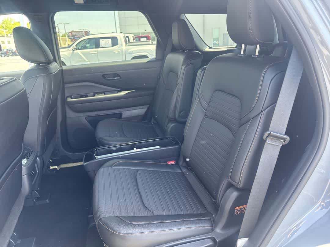 Used 2025 Nissan Pathfinder Rock Creek AWD/4WD image 21