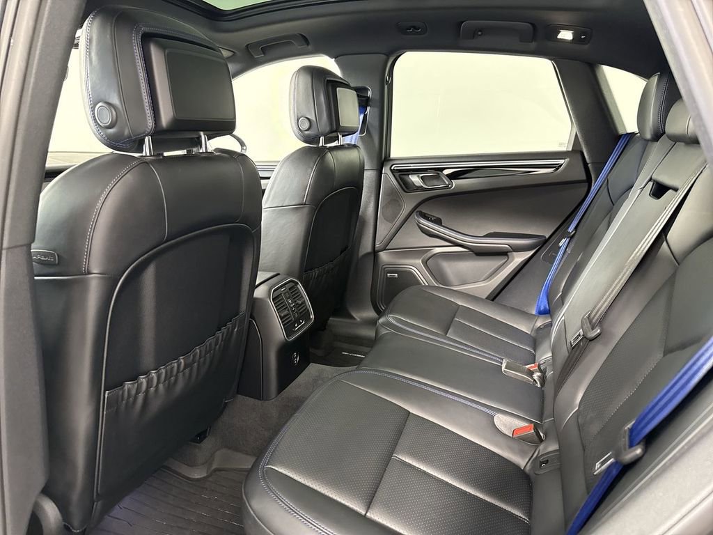 Certified 2024 Porsche Macan Turbo image 26