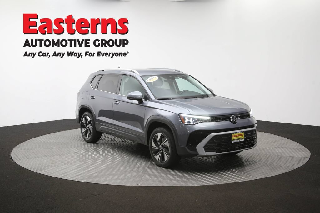 Used 2025 Volkswagen Taos SE AWD/4WD image 48
