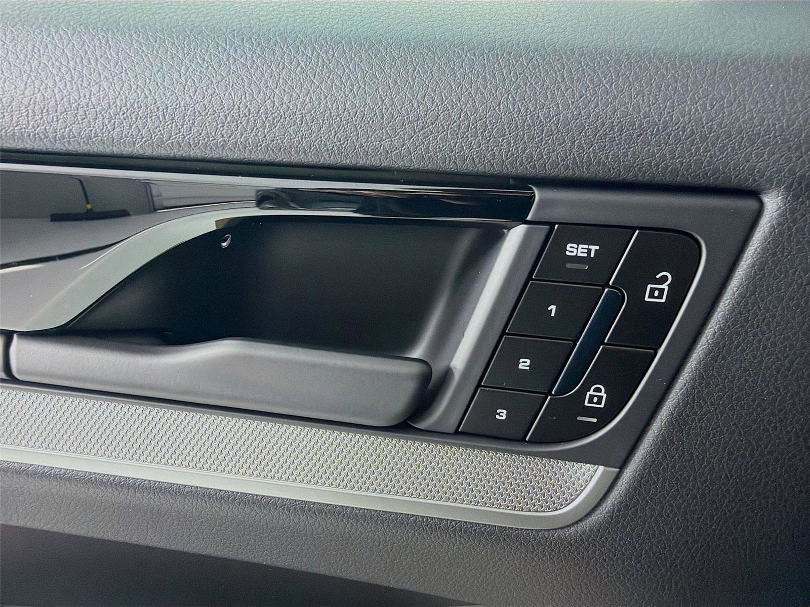 New 2026 Porsche Cayenne image 7