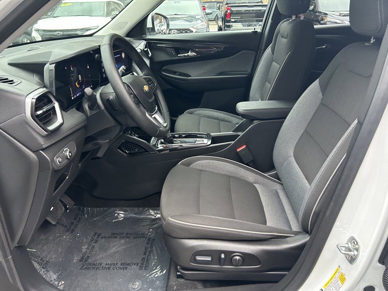 Used 2025 Chevrolet TrailBlazer LT w/ Convenience Package image 10