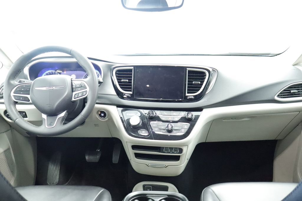Certified 2023 Chrysler Pacifica Touring-L FWD image 25