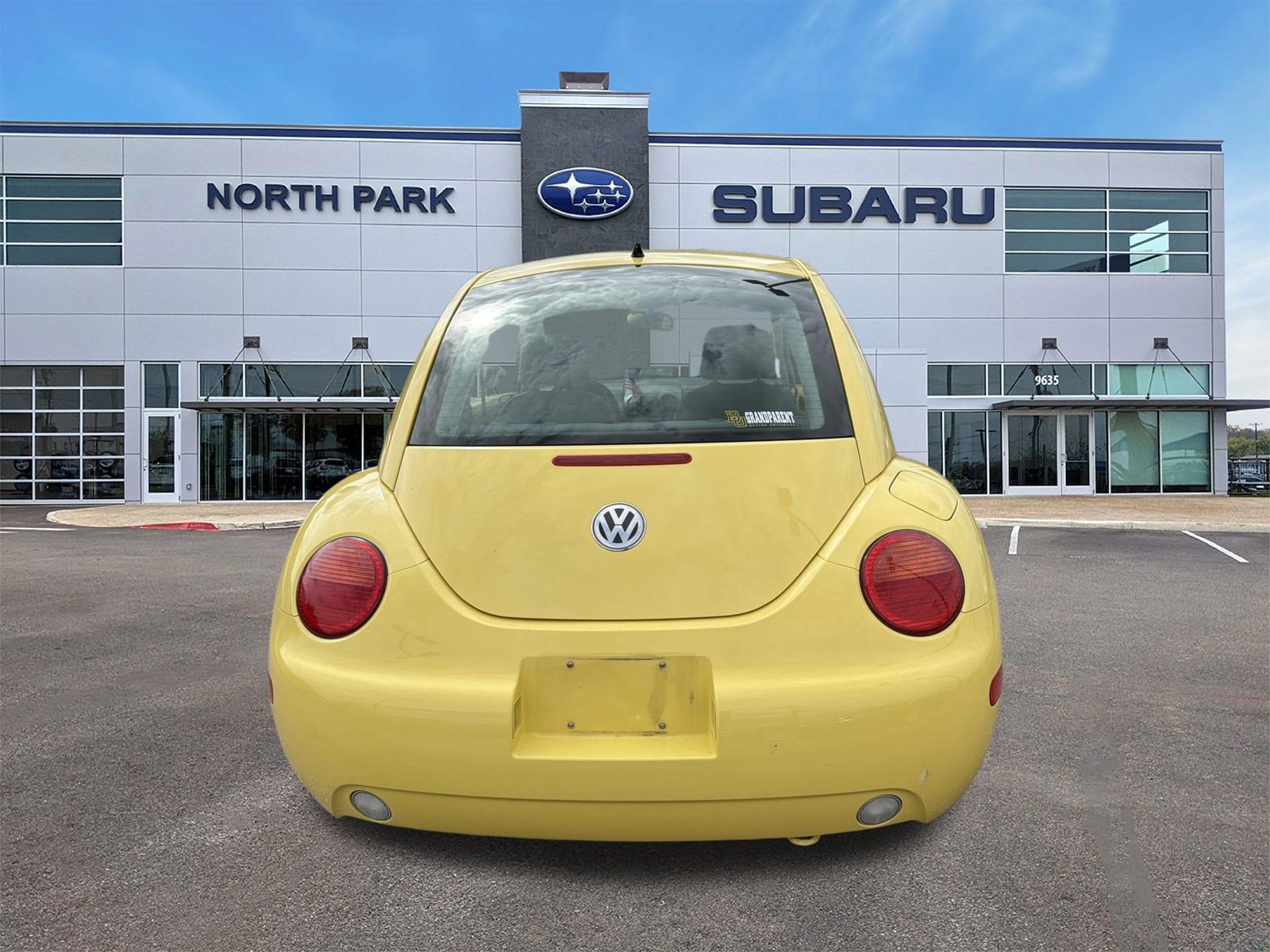 Used 2005 Volkswagen Beetle GL FWD image 4