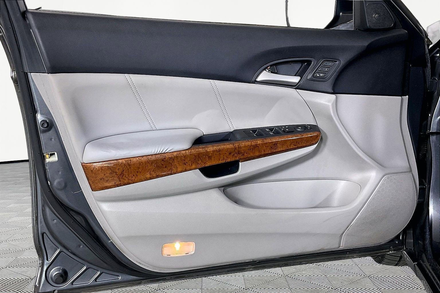 Used 2012 Honda Accord EX-L image 22