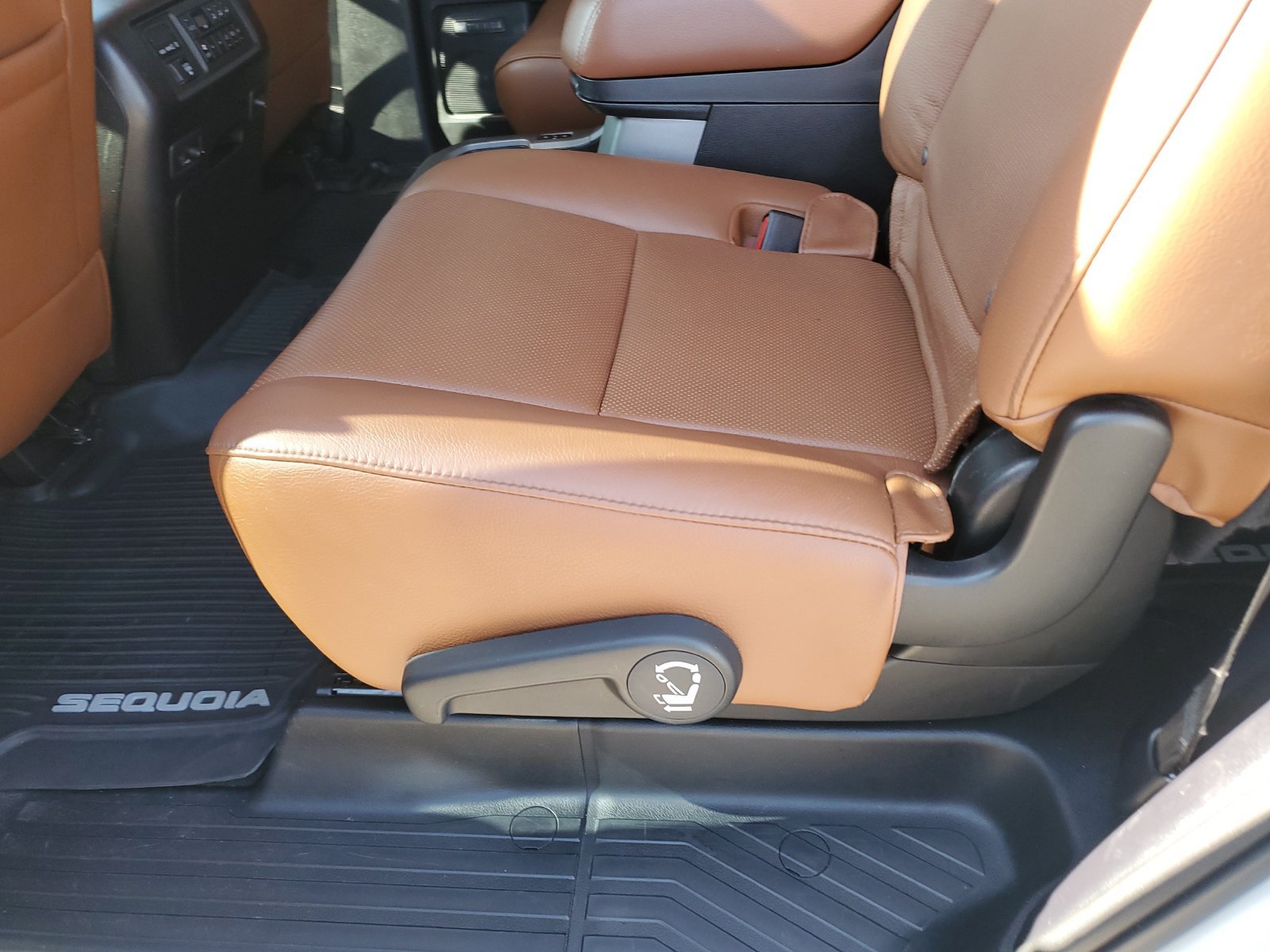 Used 2019 Toyota Sequoia Platinum AWD/4WD image 15