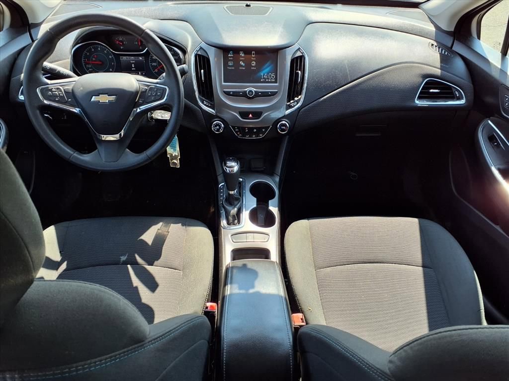 Used 2017 Chevrolet Cruze LT image 12