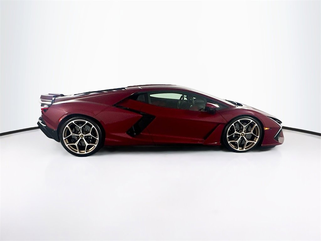 Used 2024 Lamborghini Revuelto image 4