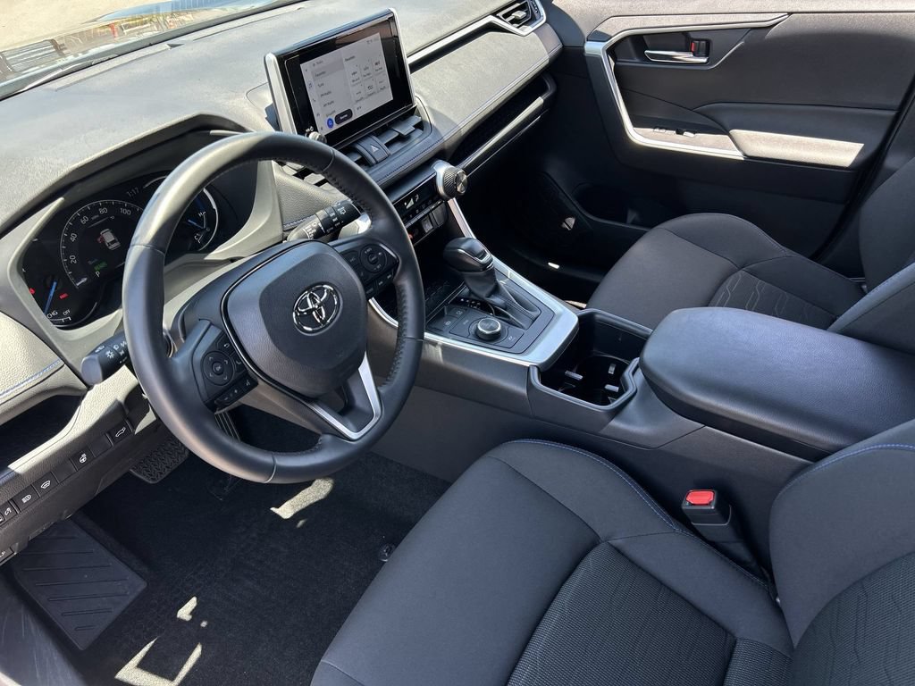 Used 2023 Toyota RAV4 SE w/ Convenience Package AWD/4WD image 10