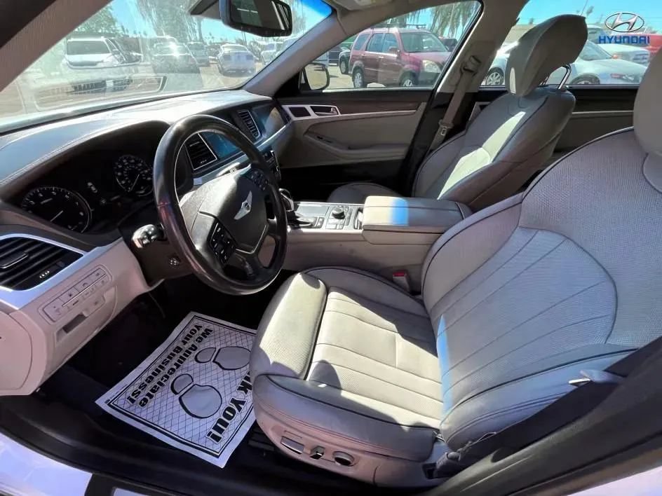 Used 2015 Hyundai Genesis 3.8 w/ Option Group 04 RWD image 9