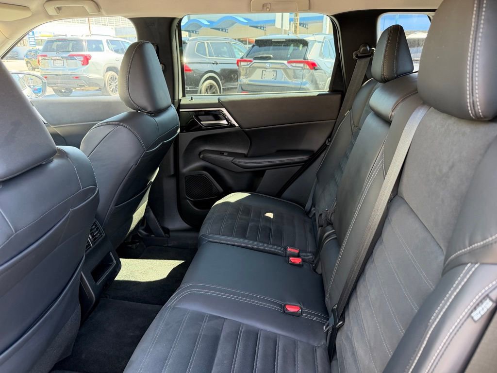 Used 2022 Mitsubishi Outlander SE AWD/4WD image 9