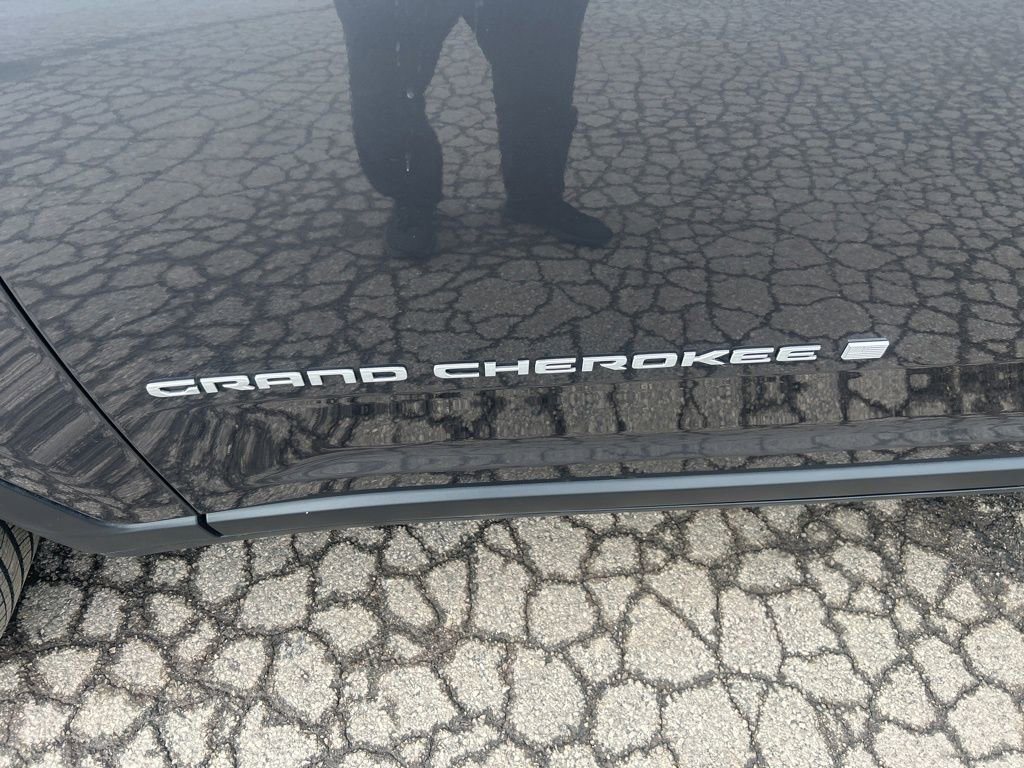 Used 2024 Jeep Grand Cherokee Limited image 42