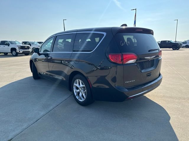 Used 2018 Chrysler Pacifica Touring Plus w/ Tire & Wheel Group FWD image 6