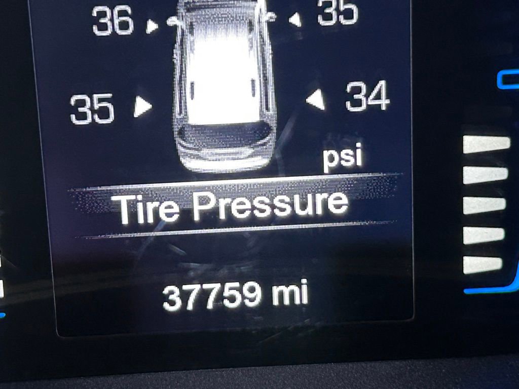 Used 2017 Chrysler Pacifica LX w/ Tire & Wheel Group FWD image 21