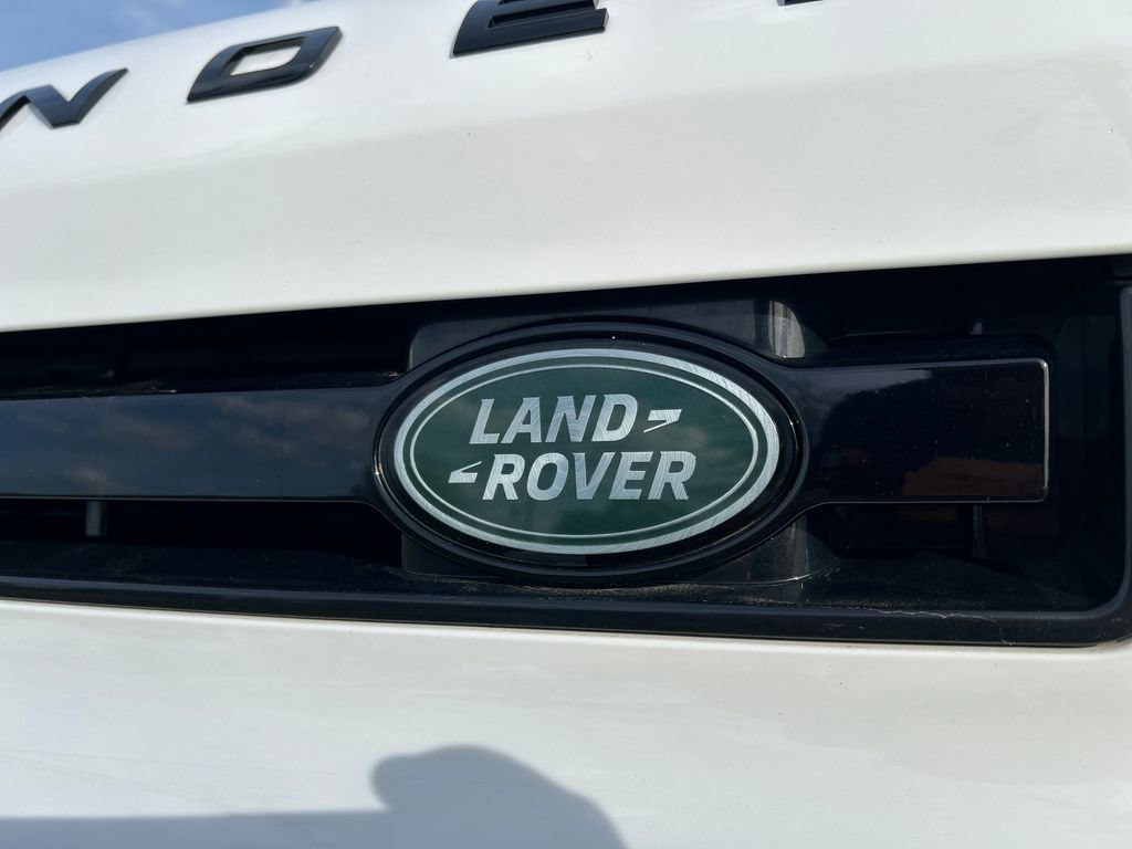 Used 2025 Land Rover Defender 110 S image 14