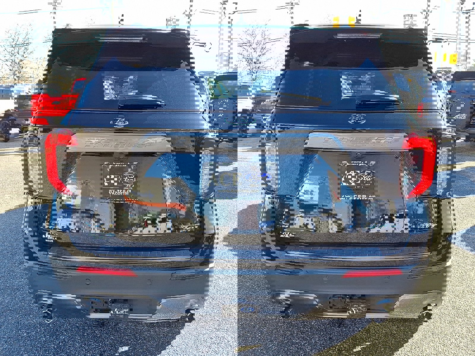 Certified 2022 Ford Explorer XLT w/ Equipment Group 202A image 5