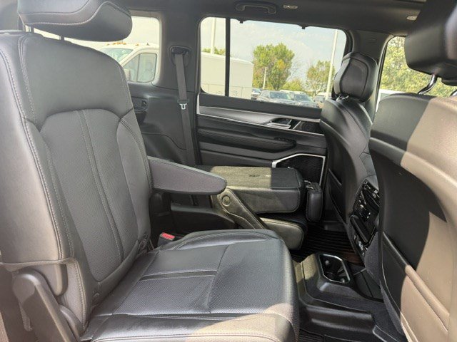 Used 2026 Jeep Grand Wagoneer Limited AWD/4WD image 46