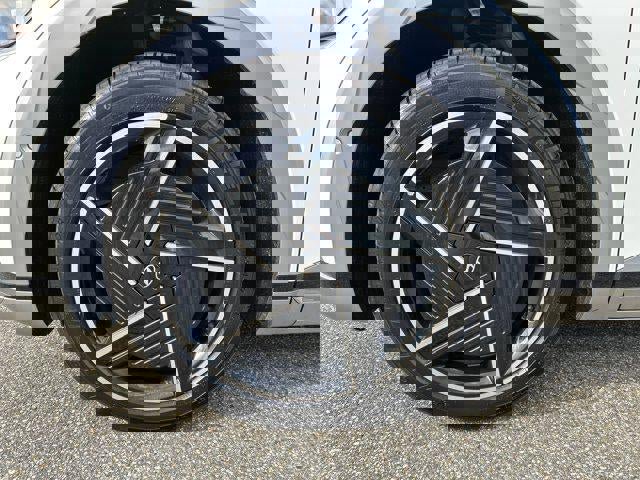 New 2025 Hyundai Ioniq 5 Limited image 40