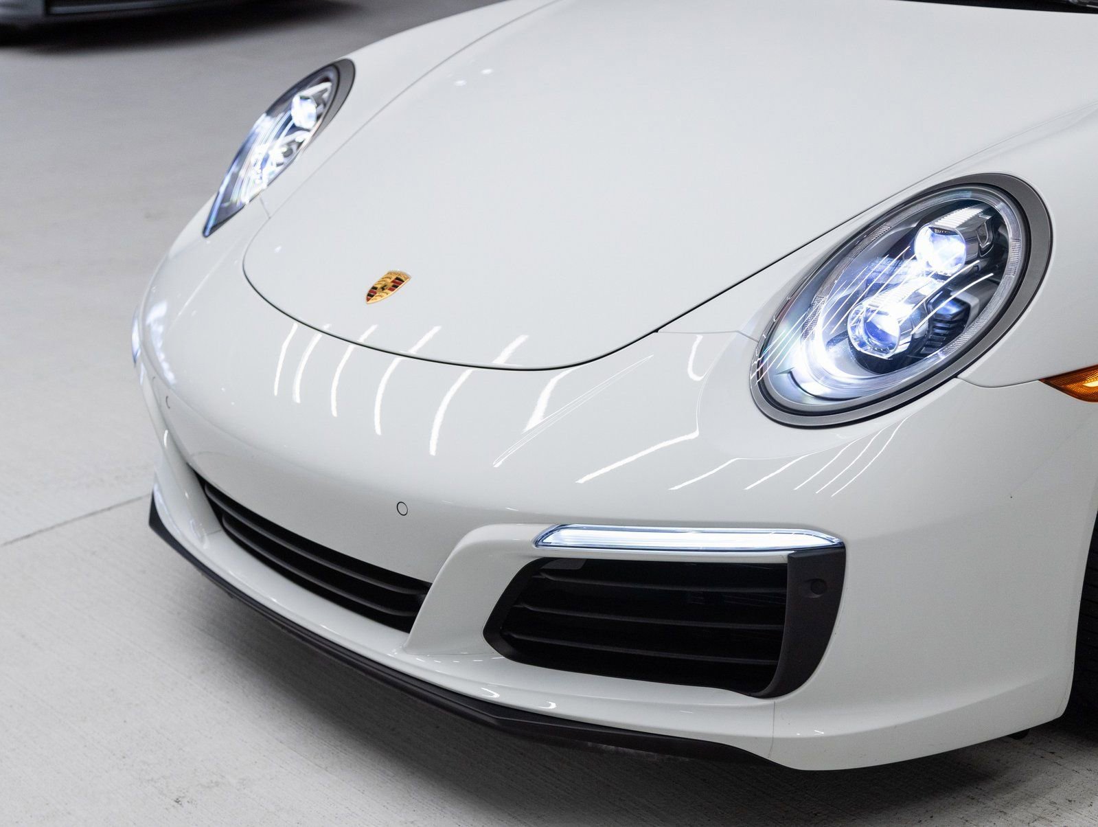 Certified 2019 Porsche 911 Carrera 4S image 31