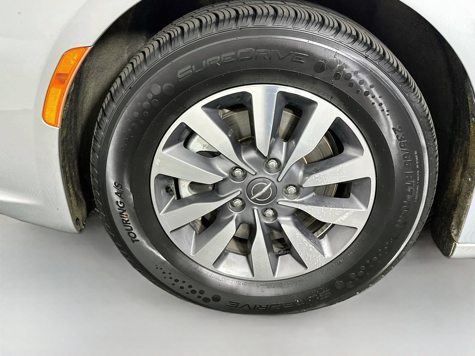Used 2023 Chrysler Pacifica Touring-L FWD image 32