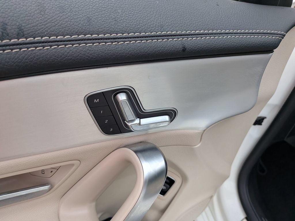 Used 2025 Mercedes-Benz CLA 250 image 32