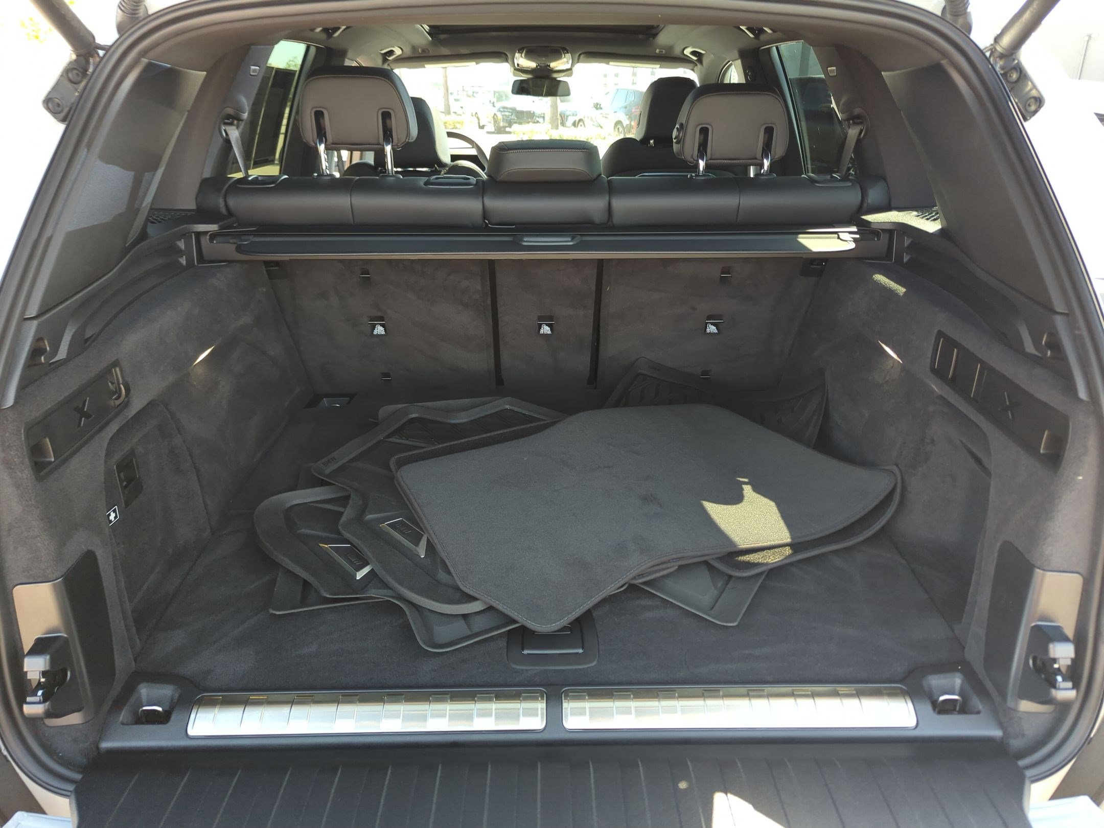 Used 2025 BMW X5 xDrive50e w/ Premium Package image 32