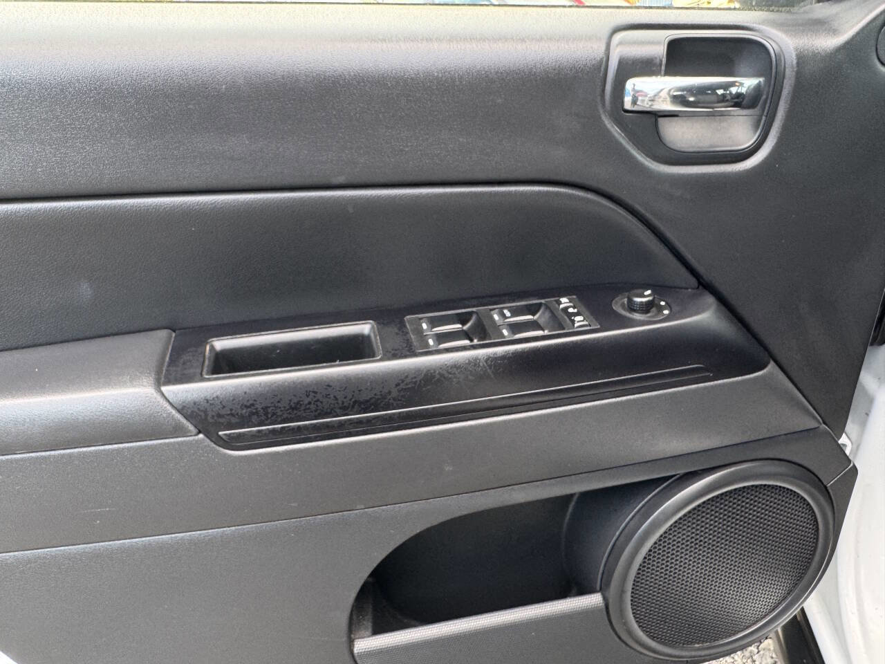 Used 2016 Jeep Compass Sport w/ Power Value Group image 11