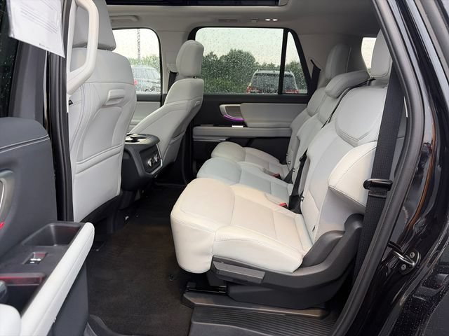 Used 2025 Ford Expedition Max Platinum AWD/4WD image 29