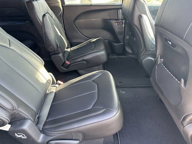 New 2026 Chrysler Pacifica Select image 15