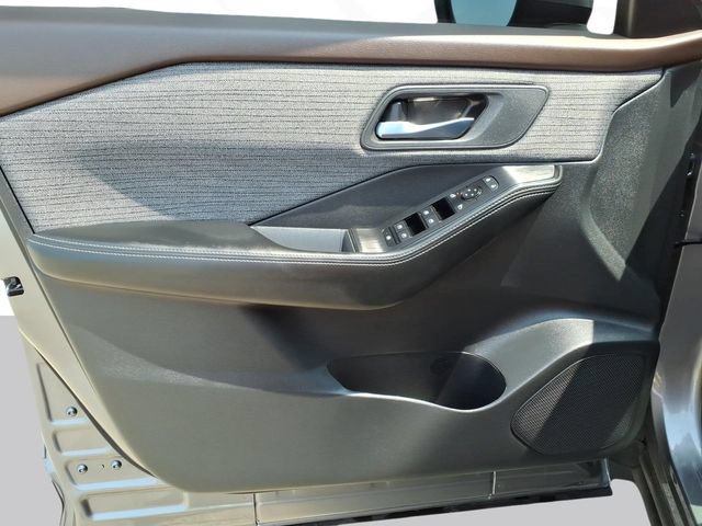 Used 2023 Nissan Rogue SV AWD/4WD image 10