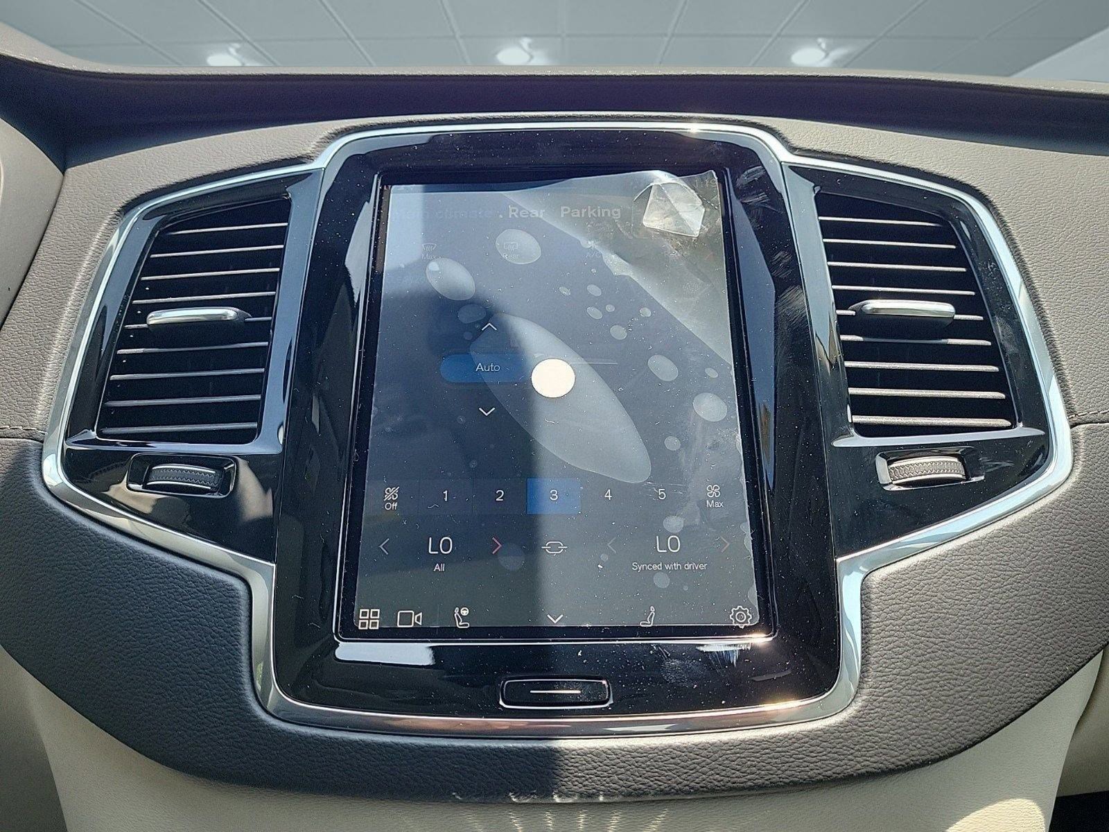 New 2024 Volvo XC90 T8 Ultimate w/ Protection Package Premier image 29