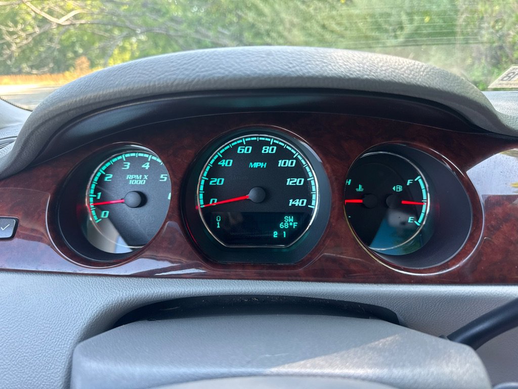 Used 2009 Buick Lucerne CXL FWD image 15