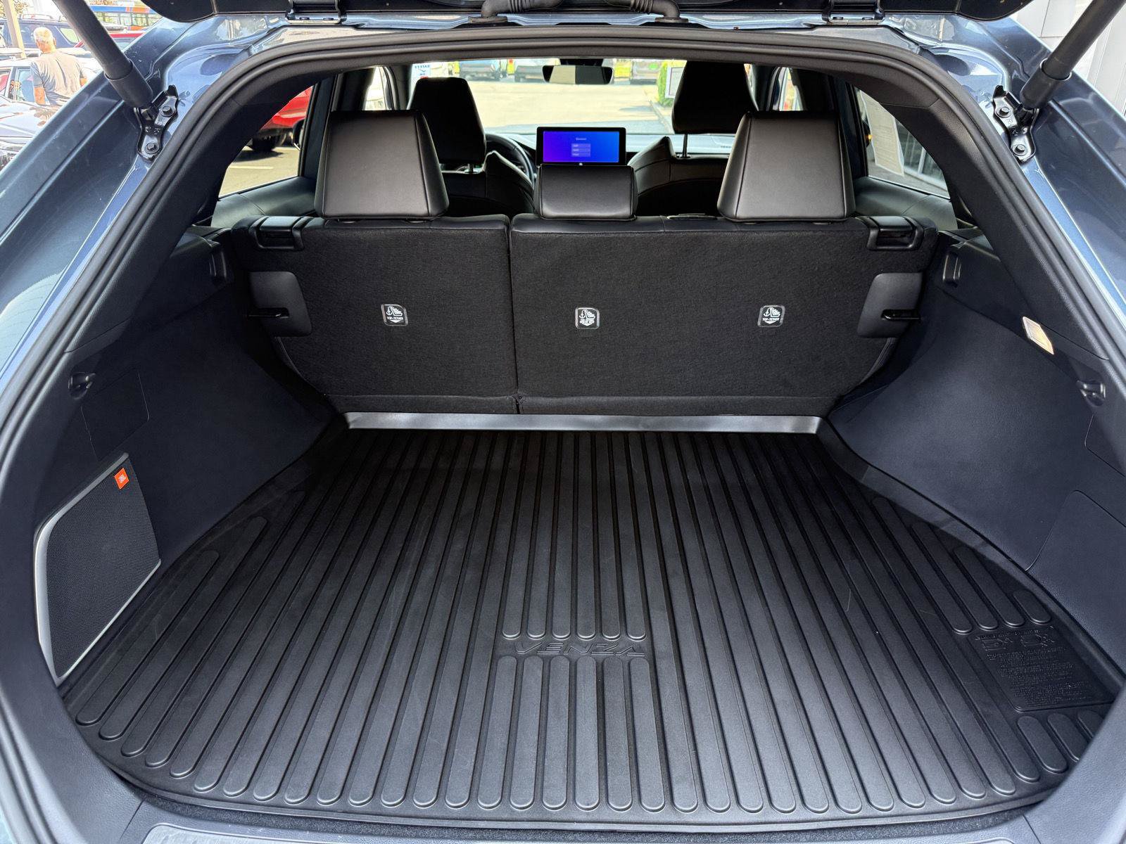 Certified 2024 Toyota Venza XLE AWD/4WD image 18