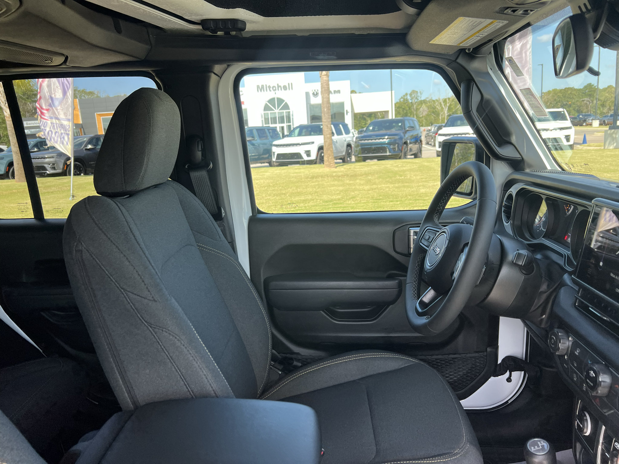 Used 2025 Jeep Wrangler Unlimited Sport AWD/4WD image 13