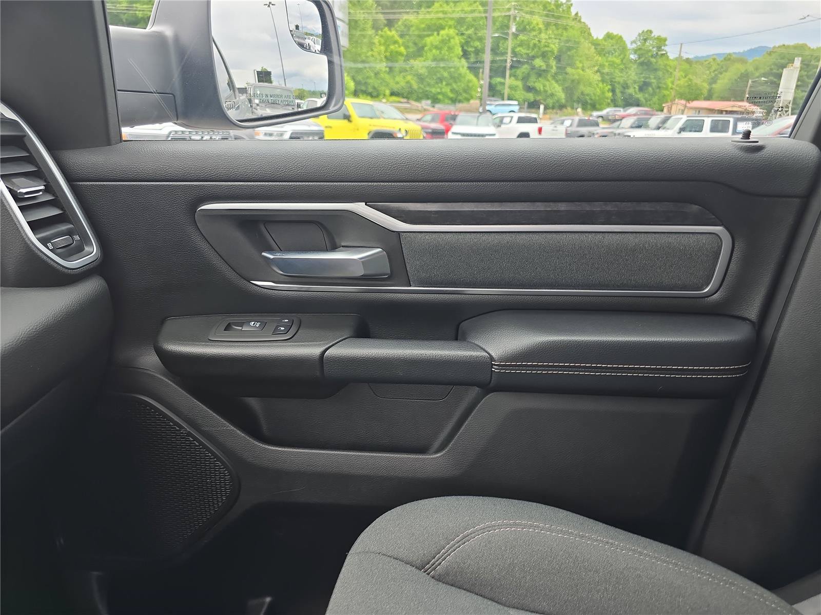 Used 2022 RAM 1500 Big Horn AWD/4WD image 23