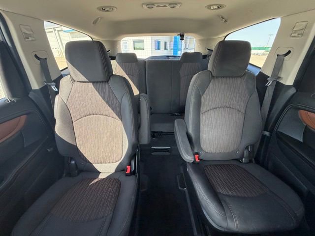Used 2017 Chevrolet Traverse LT w/ Style and Technology Package FWD image 19