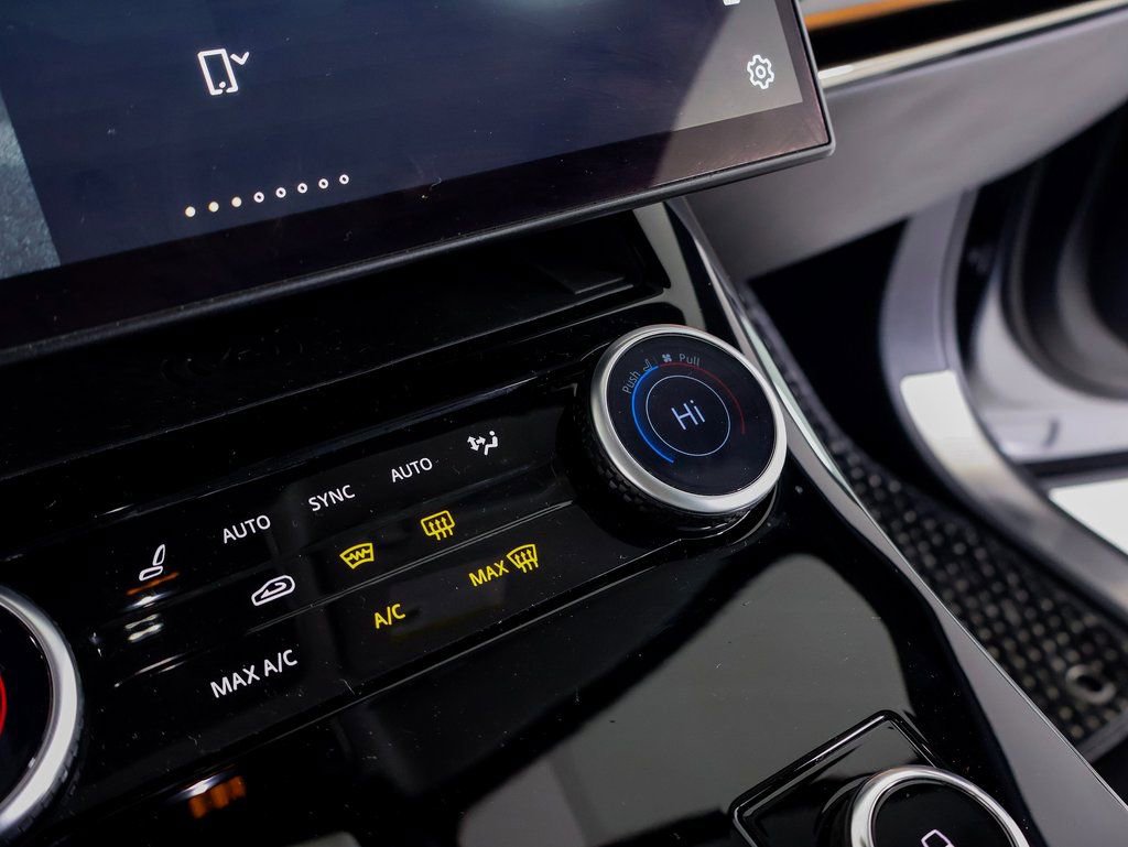 Used 2023 Land Rover Range Rover Sport SE image 14